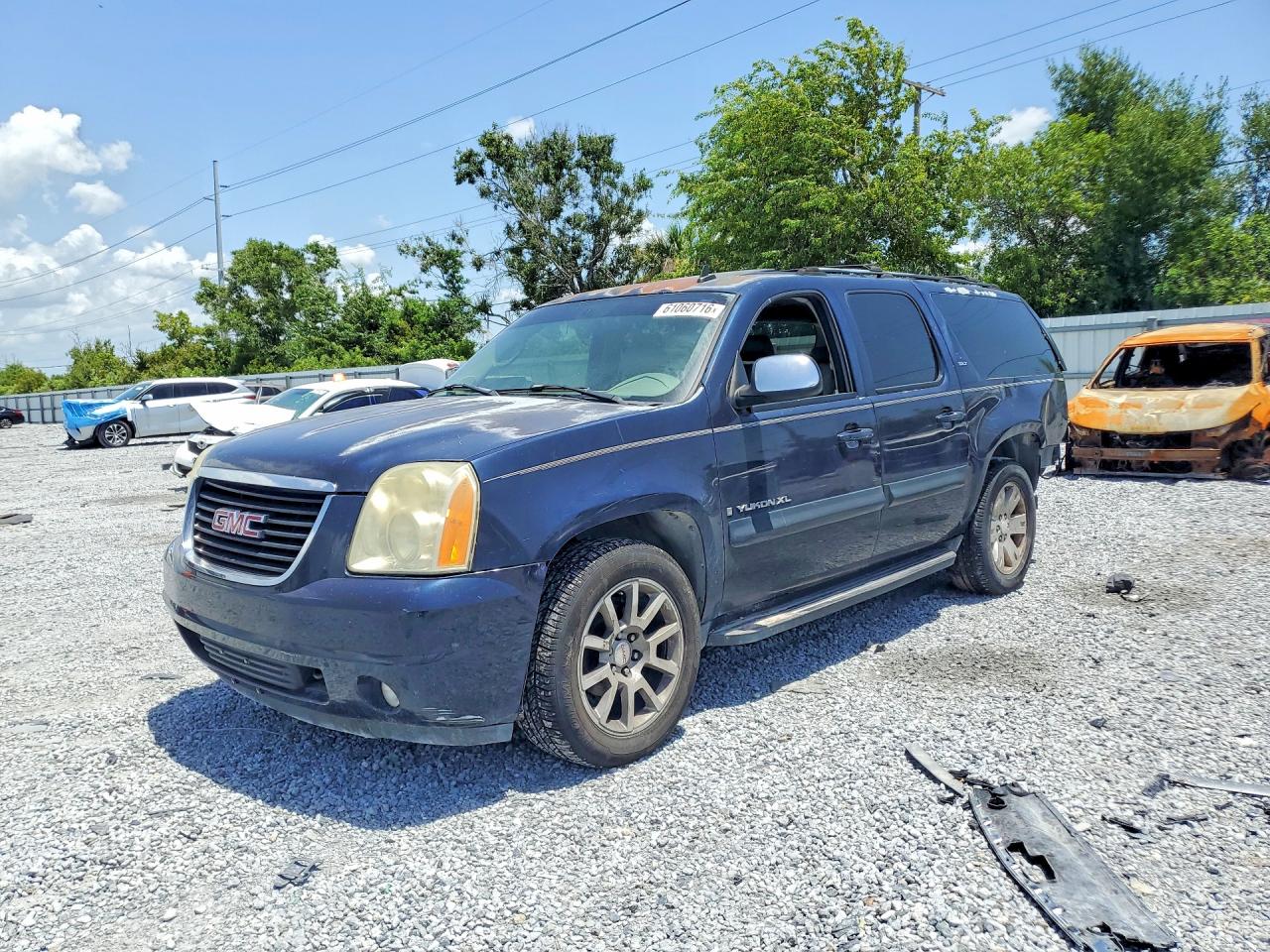 2007 GMC Yukon XL SLT, VIN 1GKFC16027J184512 — Rear end