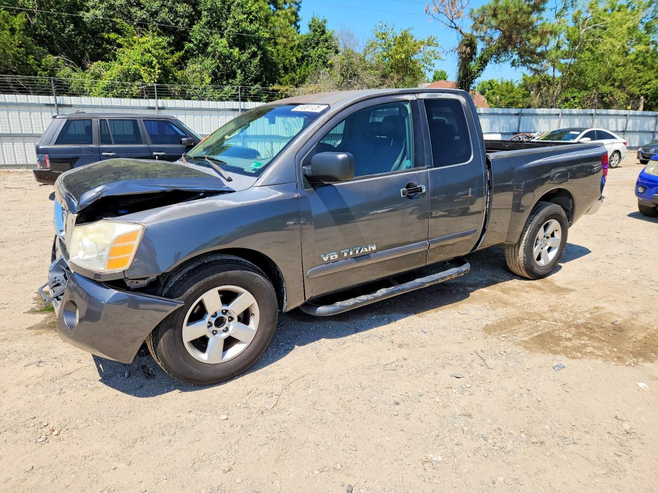 2006 Nissan Titan SE, VIN 1N6BA06A06N537322 — Front end
