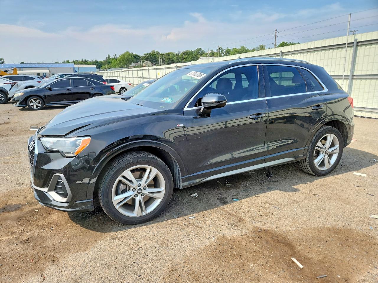 2022 Audi Q3 S line Premium, VIN WA1DECF32N1010286 — Front end