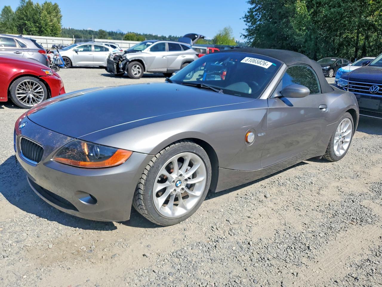 2004 BMW Z4 2.5i, VIN 4USBT33474LS48700 — Side