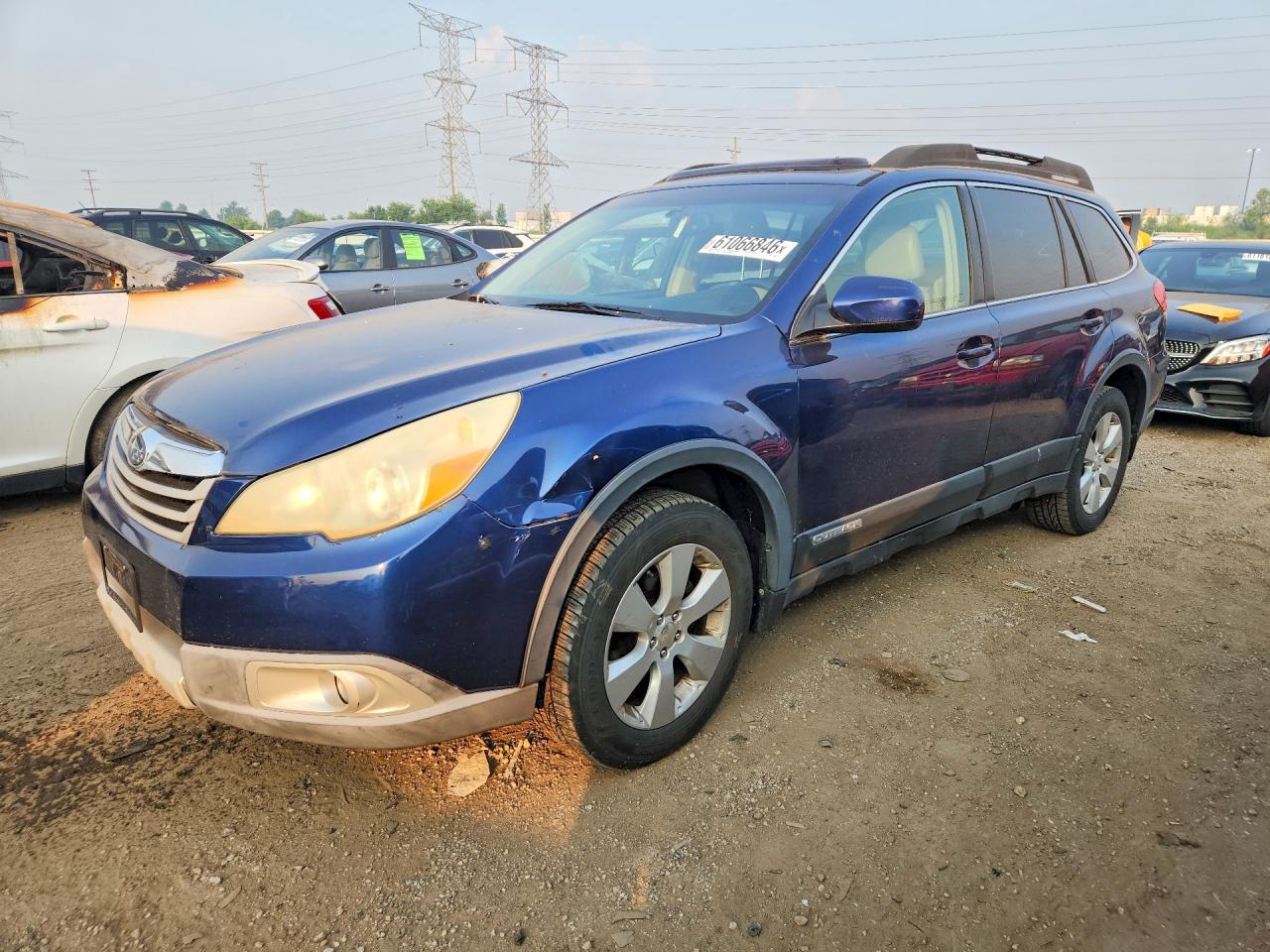 2010 Subaru Outback Limited Power Moon, VIN 4S4BRCKC1A3377200 — Бок