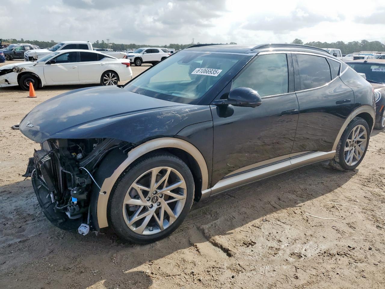 2024 Genesis GV60 Advanced, VIN KMUKCDSC6RU021775 — Front end