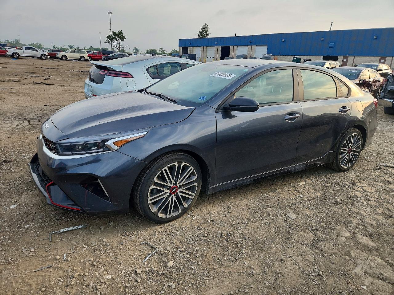 2023 Kia Forte GT, VIN 3KPF44AC2PE528171 — Бок