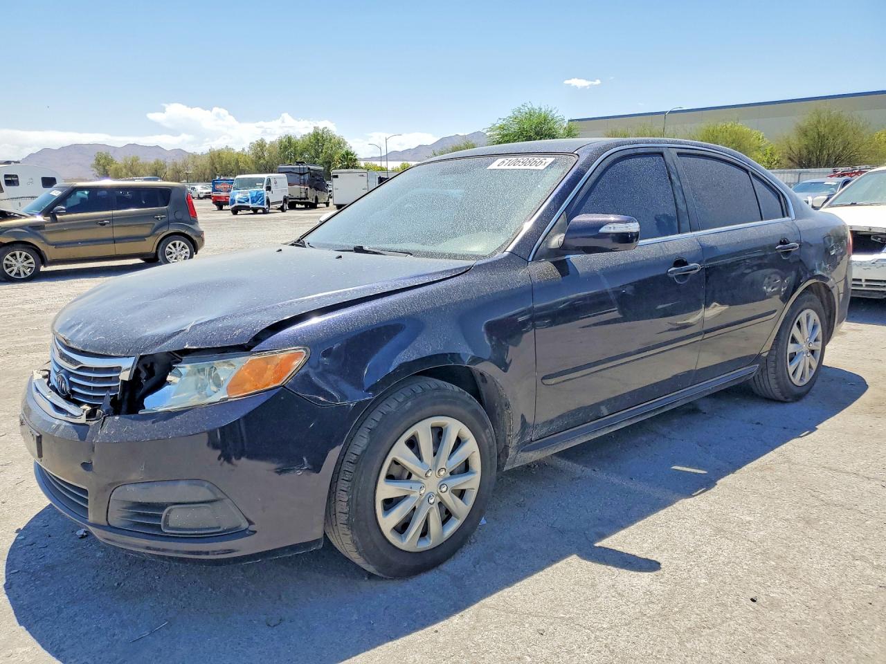 2010 Kia Optima LX, VIN KNAGG4A87A5378677 — Перед