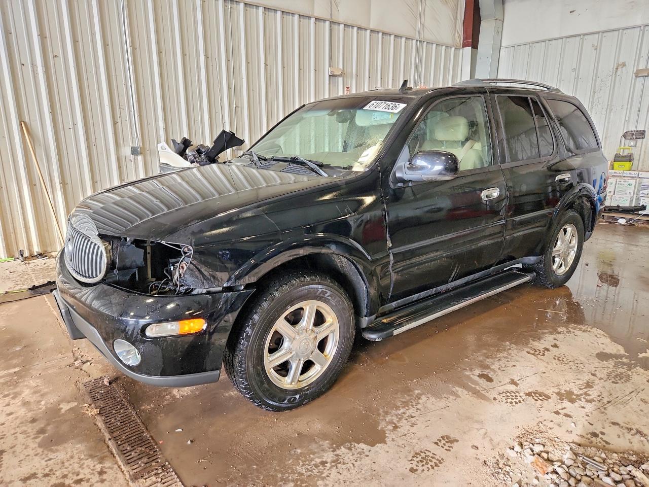 2006 Buick Rainier CXL, VIN 5GAET13MX62204028 — Front end