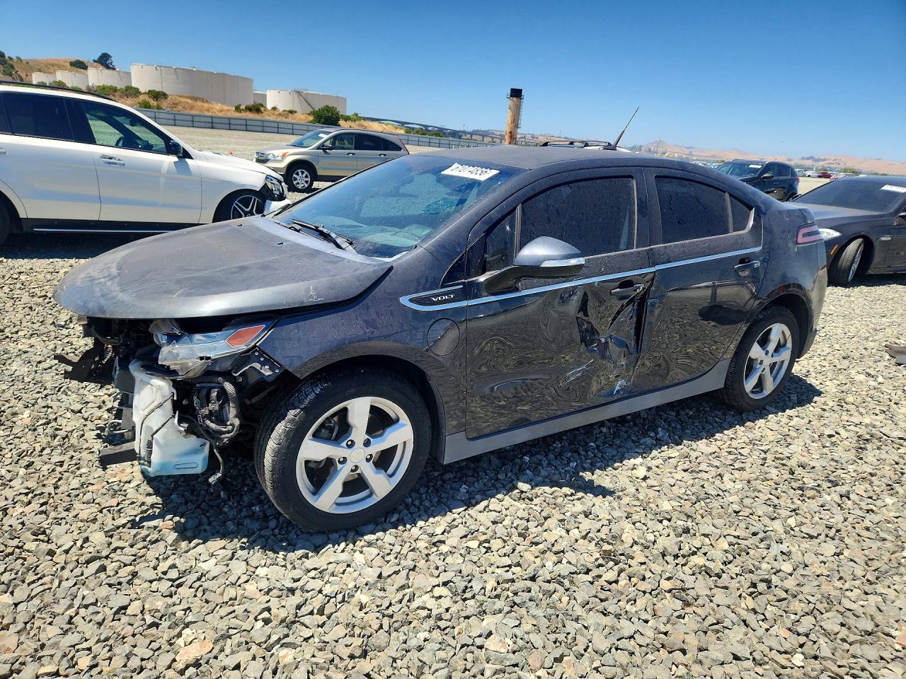 2014 Chevrolet Volt, VIN 1G1RE6E41EU166303 — Front end