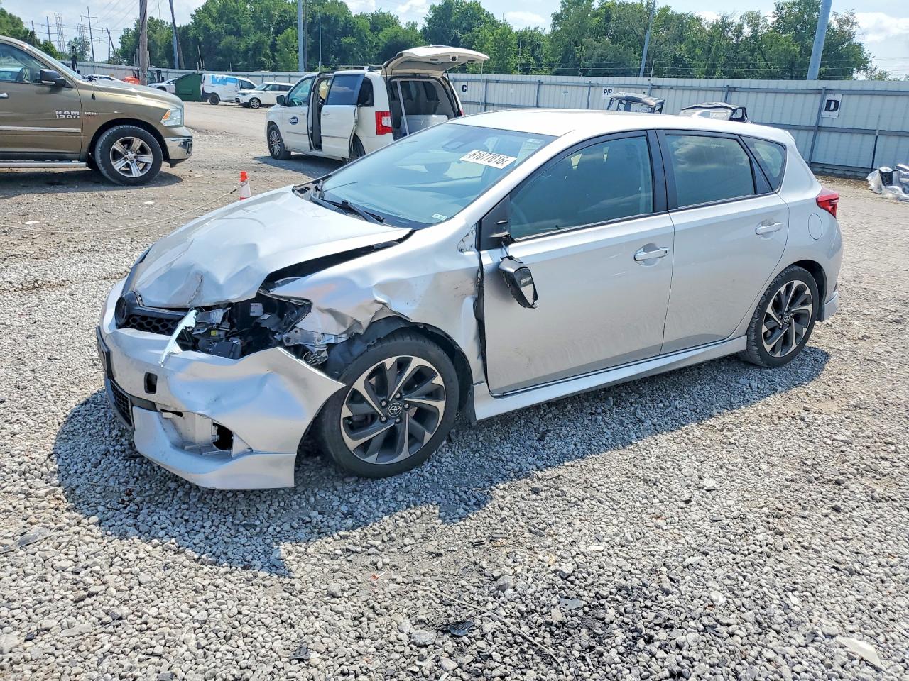 2018 Toyota Corolla, VIN JTNKARJE3JJ575561 — Front end