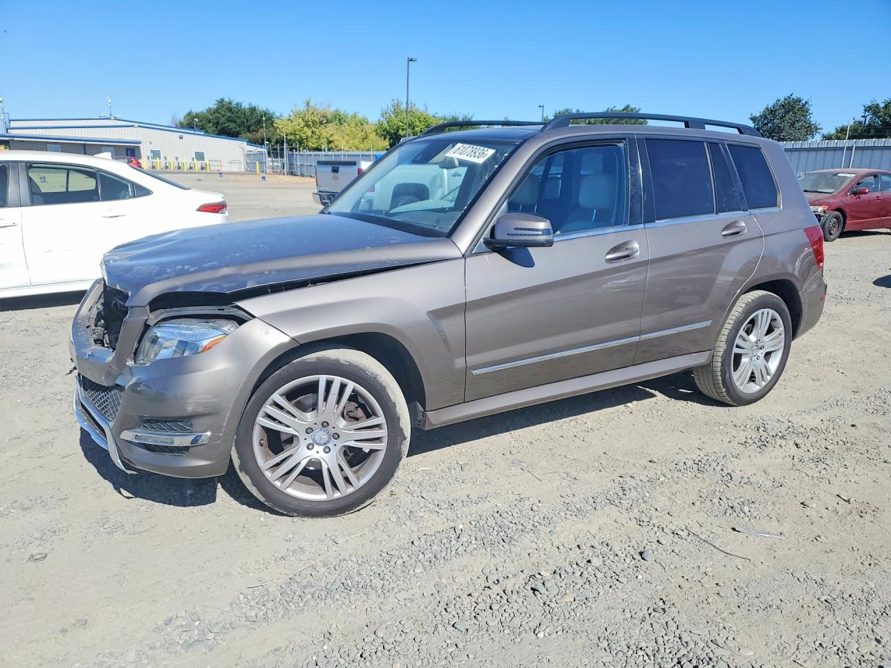 2014 Mercedes-Benz GLK 350, VIN WDCGG8JB7EG337069 — Front end