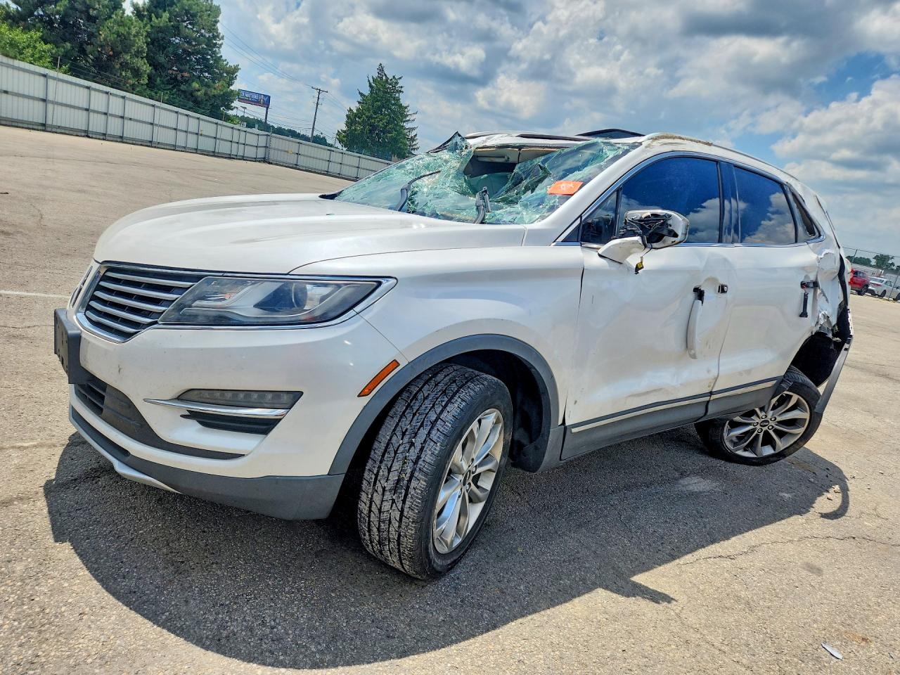 2017 Lincoln MKC Select, VIN 5LMCJ2D98HUL32389 — Rollover