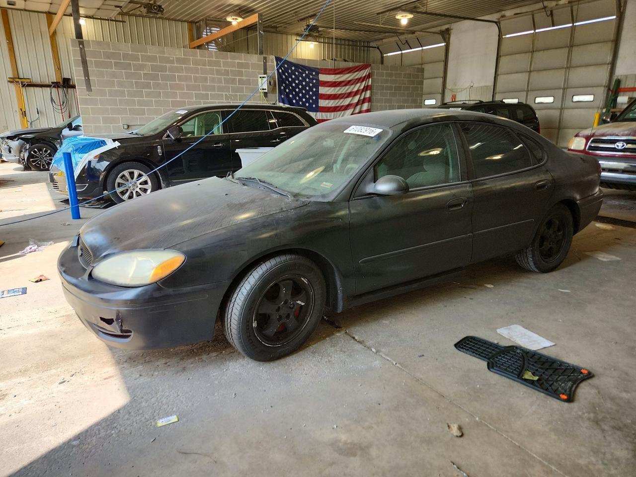 2006 Ford Taurus SE, VIN 1FAFP53U66A161916 — Undercarriage