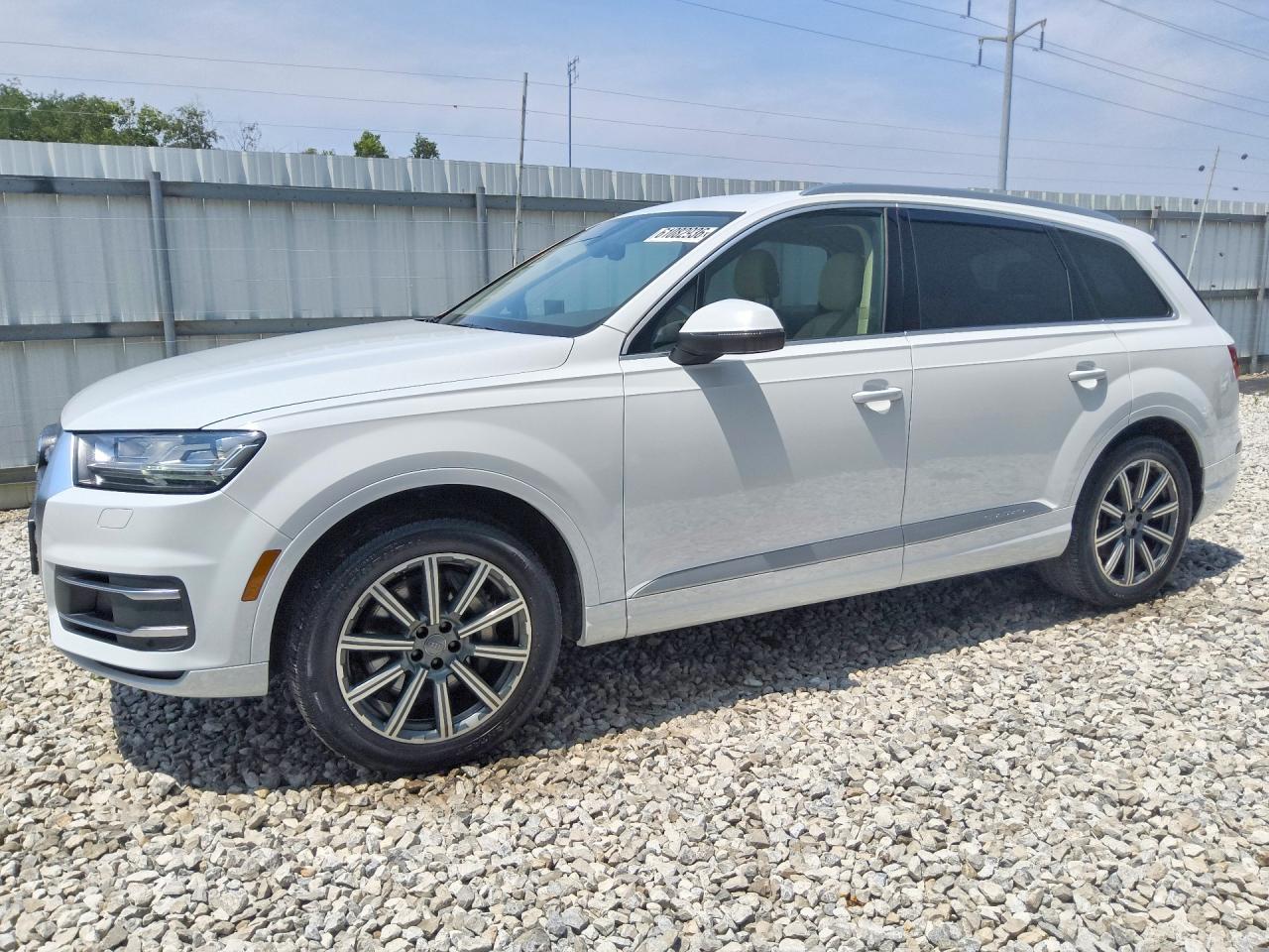 2019 Audi Q7 Premium Plus, VIN WA1LHAF71KD026709 — Мелкие вмятины и царапины
