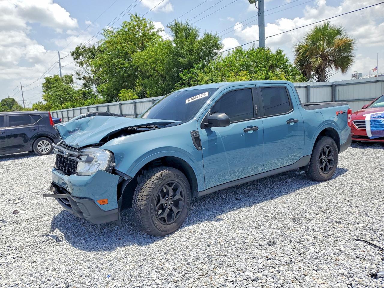 2022 Ford Maverick XL, VIN 3FTTW8F94NRA05709 — Front end