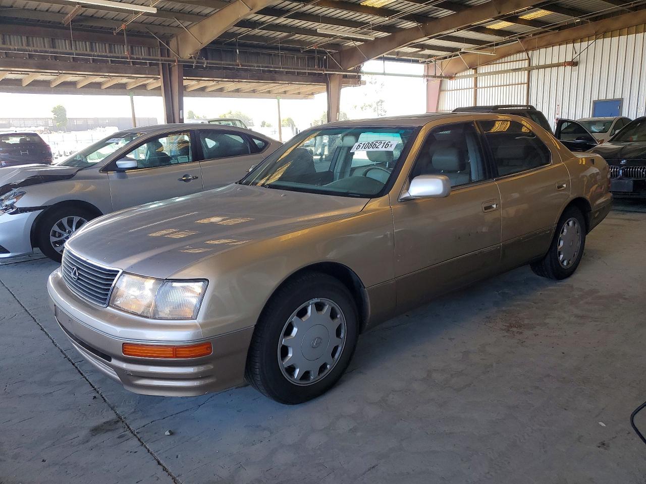 1996 Lexus LS 400, VIN JT8BH22F1T0058202 — Бок