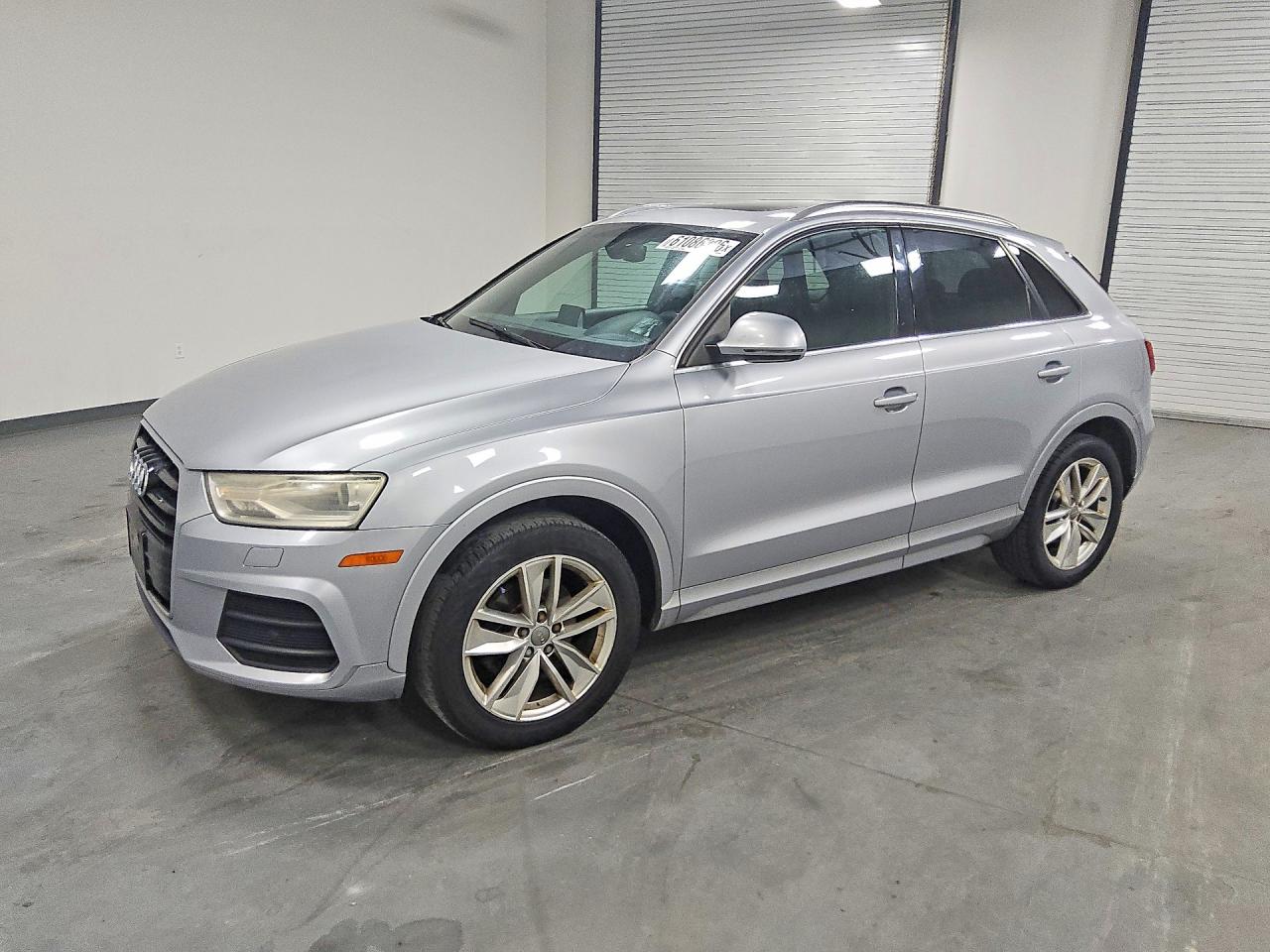 2016 Audi Q3 Premium Plus, VIN WA1EFCFS1GR006954 — Minor dents and scratches