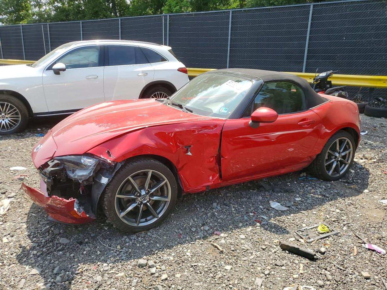 2016 Mazda MX-5 Miata Grand Touring, VIN JM1NDAD7XG0112385 — Front end