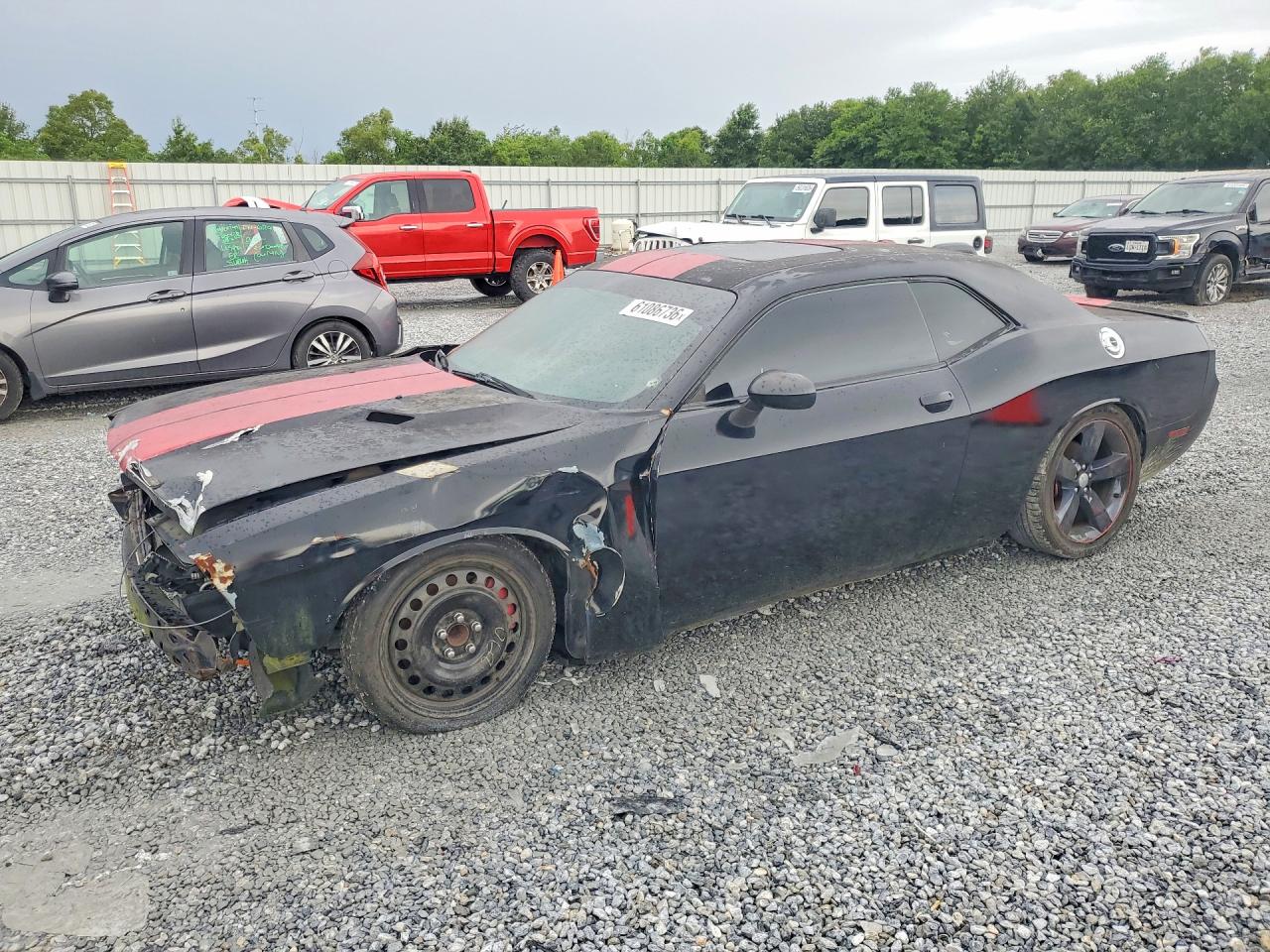 2013 Dodge Challenger SXT, VIN 2C3CDYAG3DH520128 — Front end