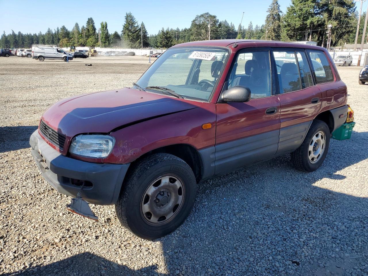 1997 Toyota RAV4, VIN JT3HP10V4V7066800 — Front end
