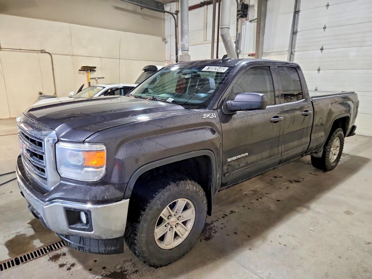 2015 GMC Sierra 1500 SLE, VIN 1GTV2UEC5FZ257041 — Front end