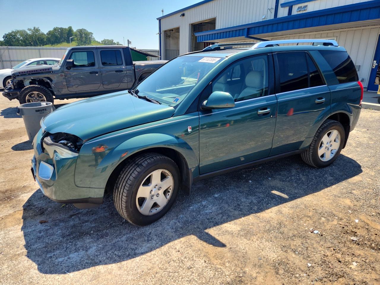 2006 Saturn VUE, VIN 5GZCZ53456S844996 — Front end