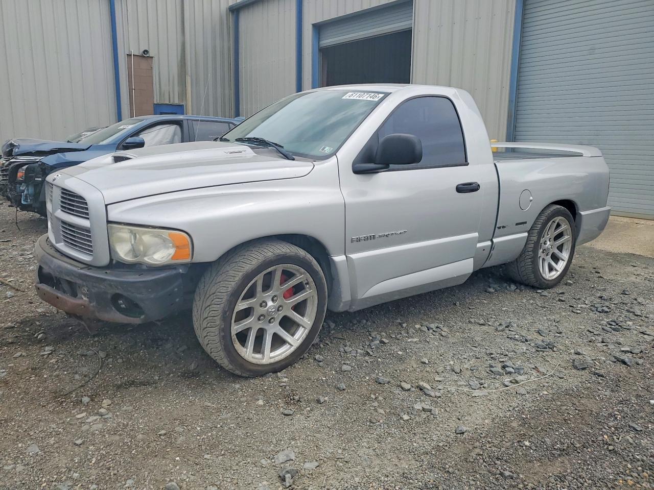 2005 Dodge Ram SRT-10, VIN 3D7HA16H75G788125 — Front end