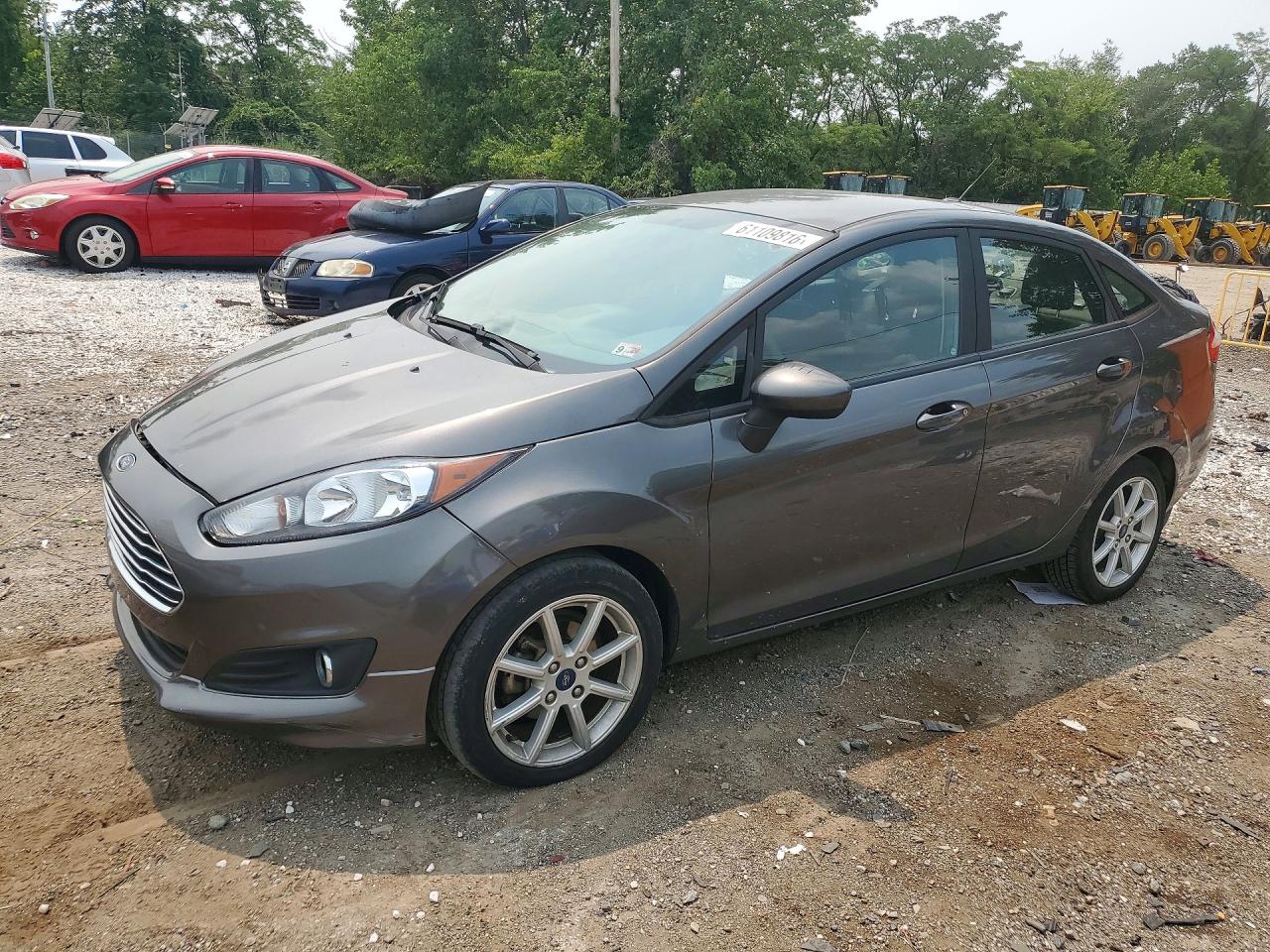2019 Ford Fiesta SE, VIN 3FADP4BJ5KM137645 — Front end