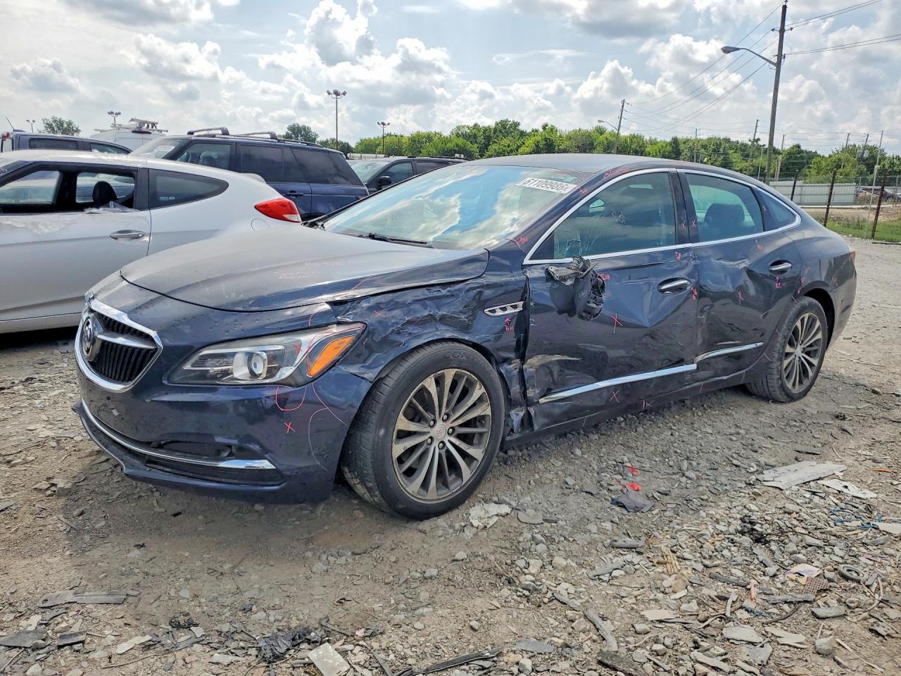 2017 Buick LaCrosse Premium, VIN 1G4ZR5SS5HU129148 — Front end