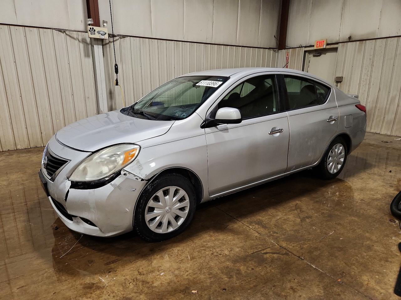 2013 Nissan Versa SV, VIN 3N1CN7APXDL871891 — Front end