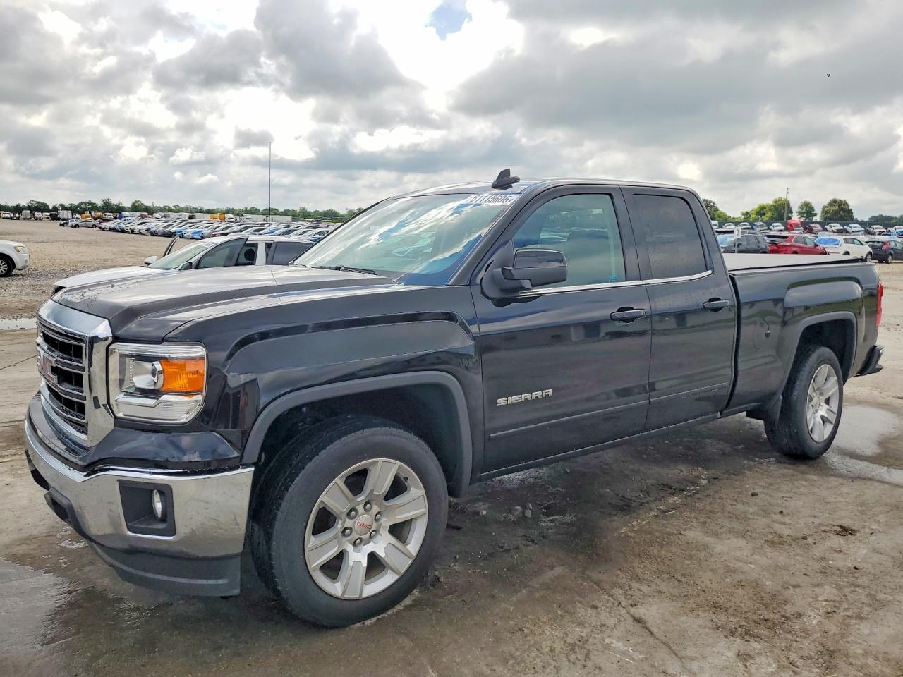 2015 GMC Sierra 1500 SLE, VIN 1GTR1UEC9FZ309307 — Rear end