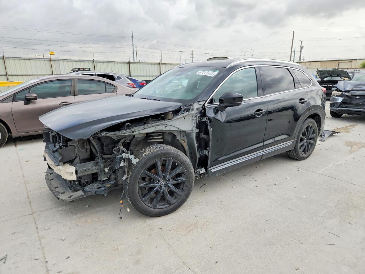 2018 Mazda CX-9 Signature, VIN JM3TCBEY2J0202393 — Front end