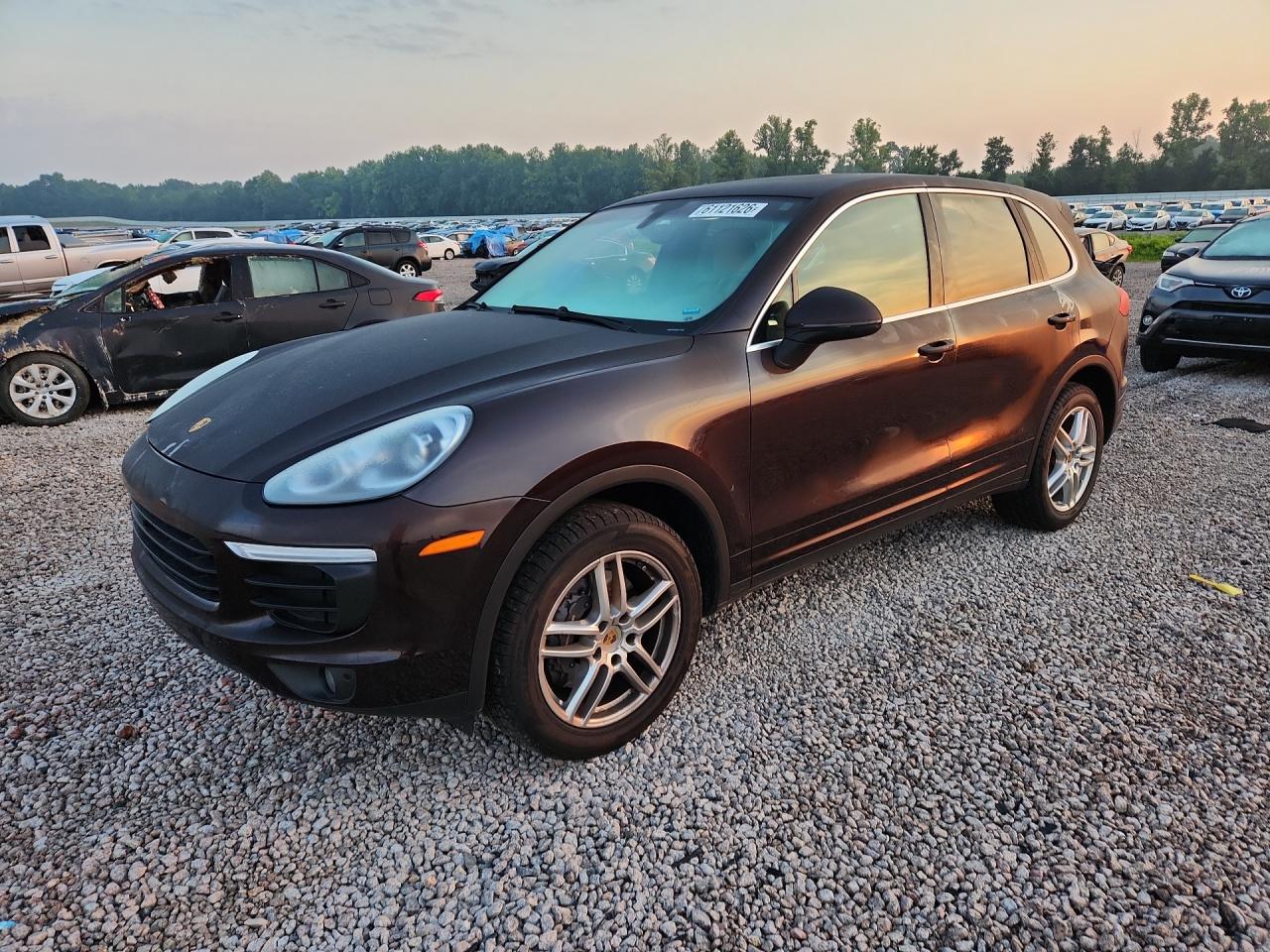 2016 Porsche Cayenne, VIN WP1AA2A22GLA10498 — Перед