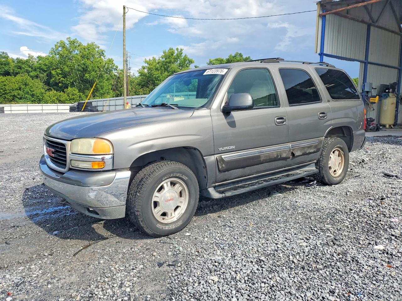2002 GMC Yukon SLT, VIN 1GKEC13Z12J282485 — Rear end