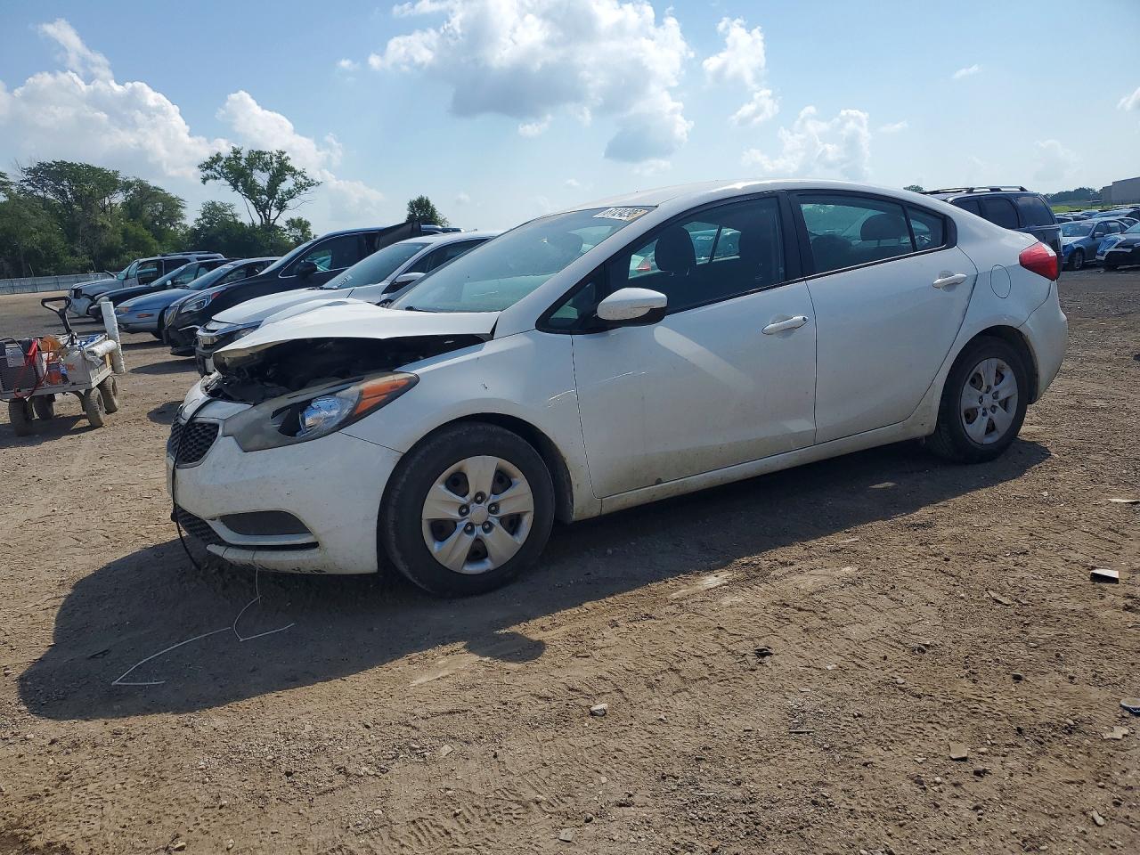 2016 Kia Forte LX, VIN KNAFK4A60G5602812 — Перед