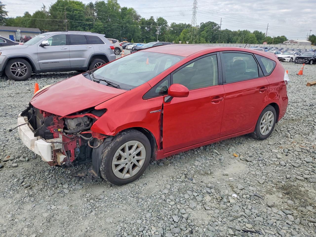 2014 Toyota Prius Two, VIN JTDZN3EU2EJ014425 — Front end