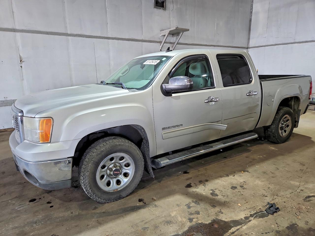 2010 GMC Sierra 1500 SLE, VIN 3GTRCVEA3AG258636 — Side