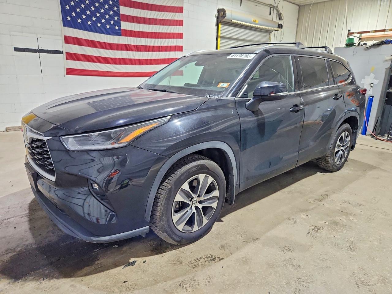 2021 Toyota Highlander XLE, VIN 5TDGZRBH3MS556673 — Roof