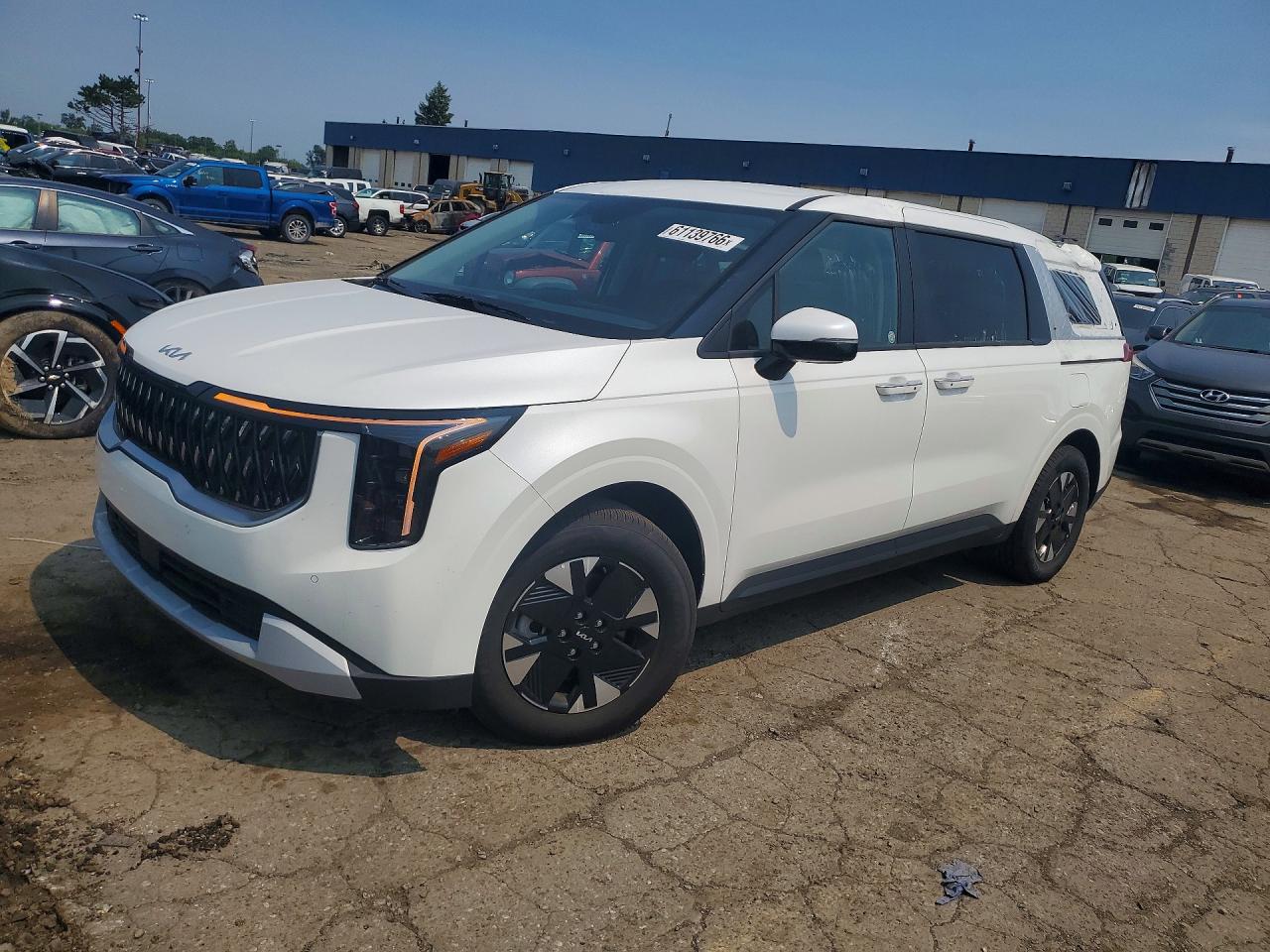 2026 Kia Carnival LXS, VIN KNDNB5KA8T6123601 — Roof