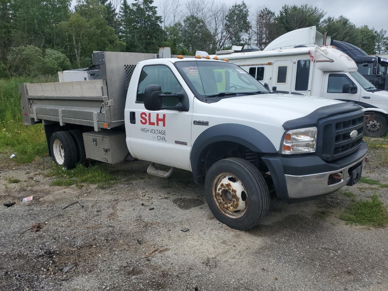 2007 Ford F-550, VIN 1FDAF57P47EB33971 — Вандализм