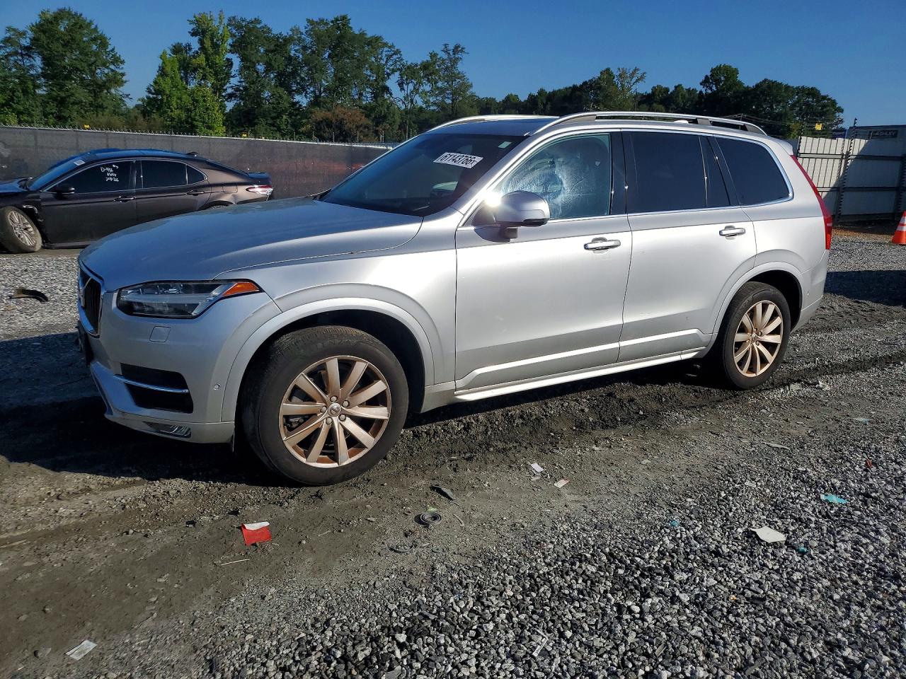 2016 Volvo XC90 T6 Momentum, VIN YV4A22PK9G1060152 — Механическое