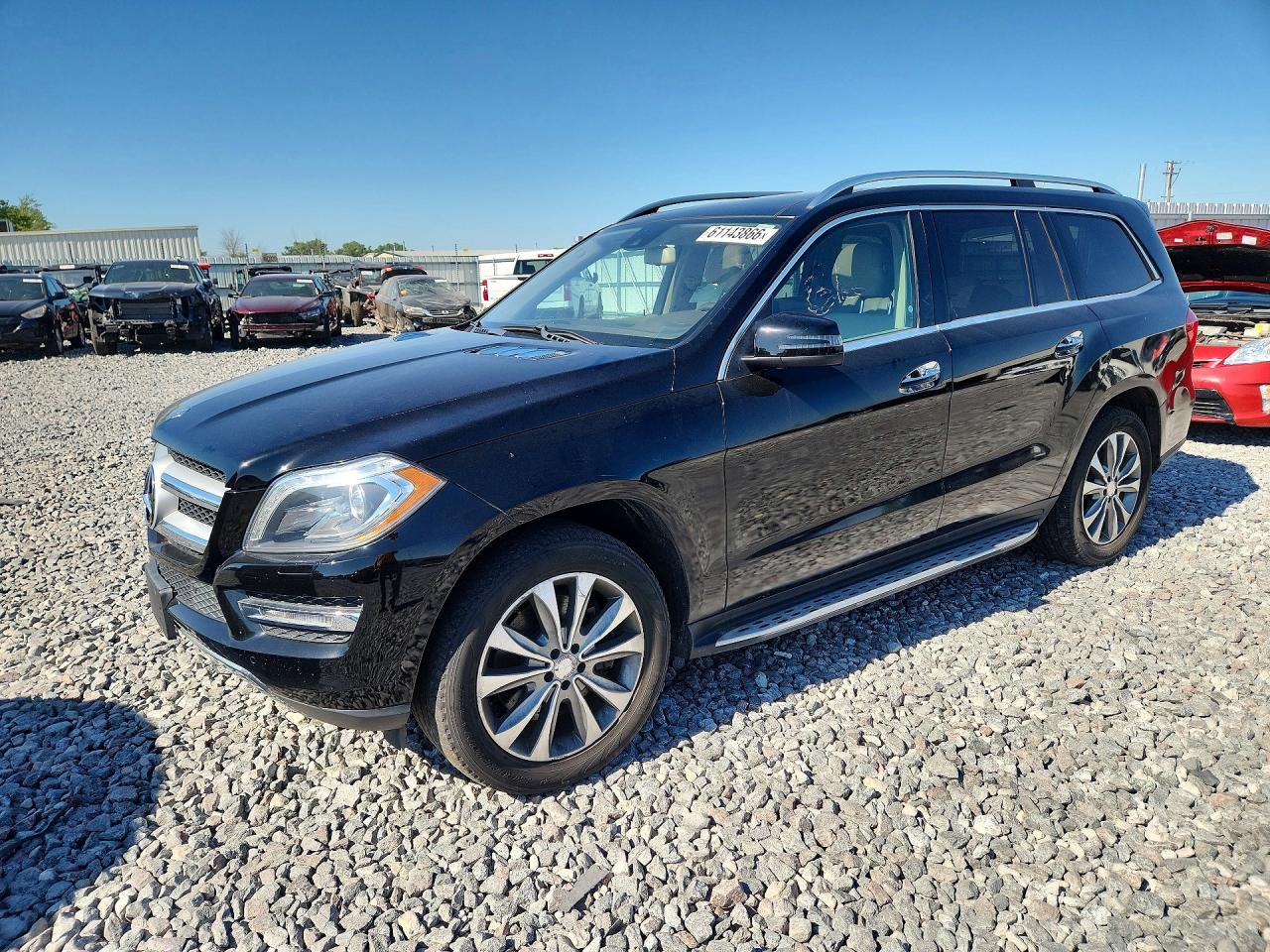 2013 Mercedes-Benz GL 450, VIN 4JGDF7CE9DA249523 — Front end