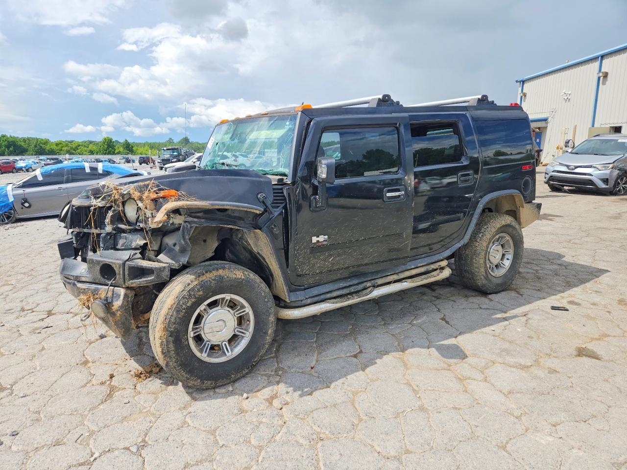 2006 Hummer H2, VIN 5GRGN23U56H104342 — Front end