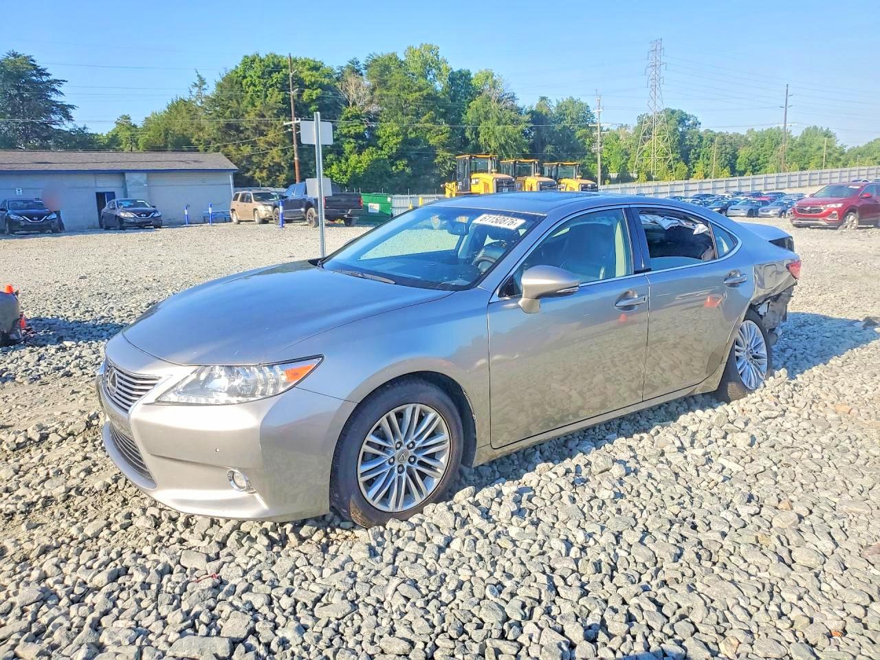 2015 Lexus ES 330, VIN JTHBK1GG0F2174559 — Зад
