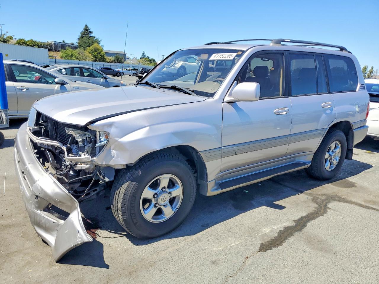 2001 Toyota Land Cruiser, VIN JTEHT05J112007911 — Front end