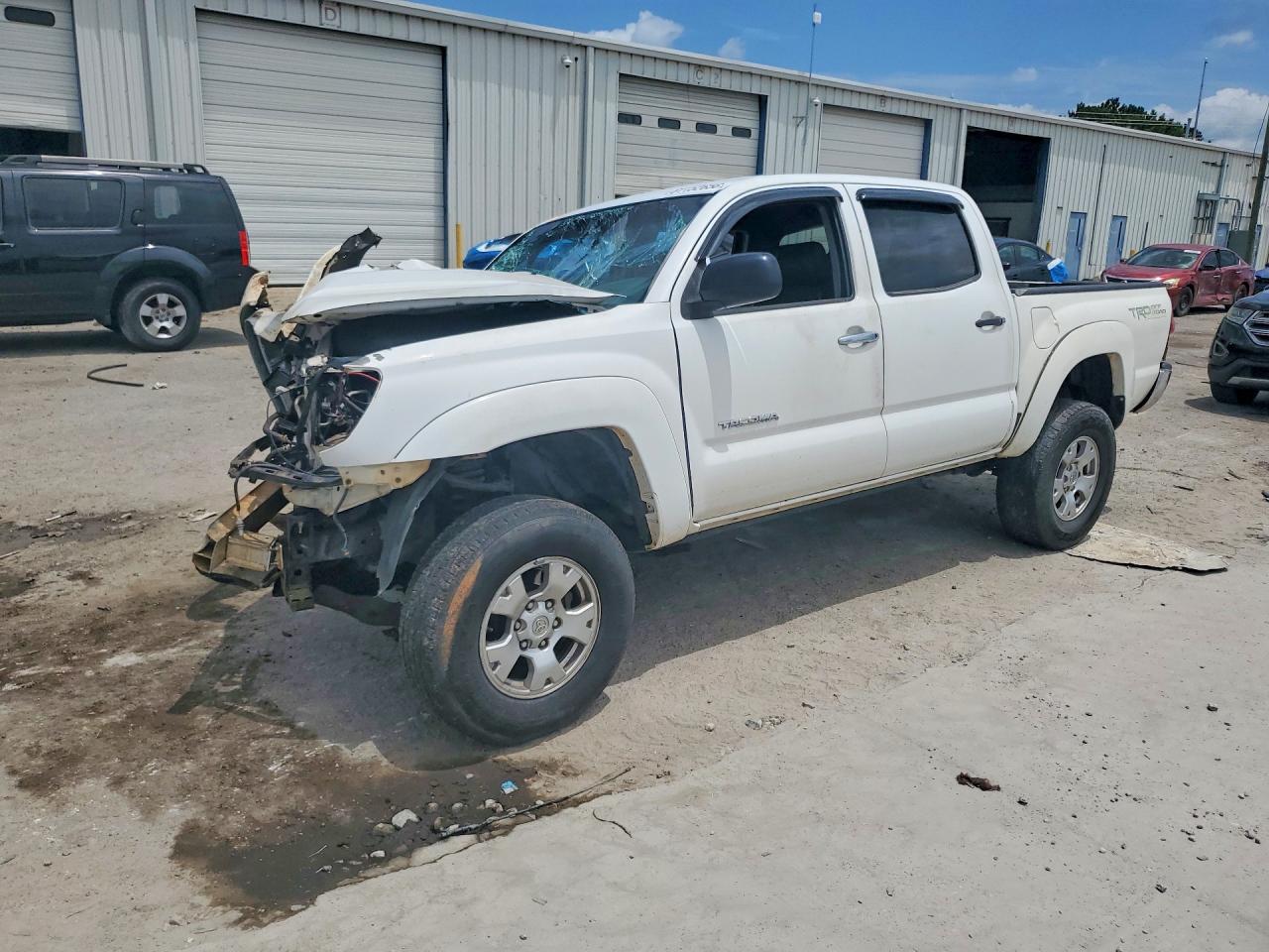 2008 Toyota Tacoma PreRunner, VIN 3TMJU62N78M053467 — Перед