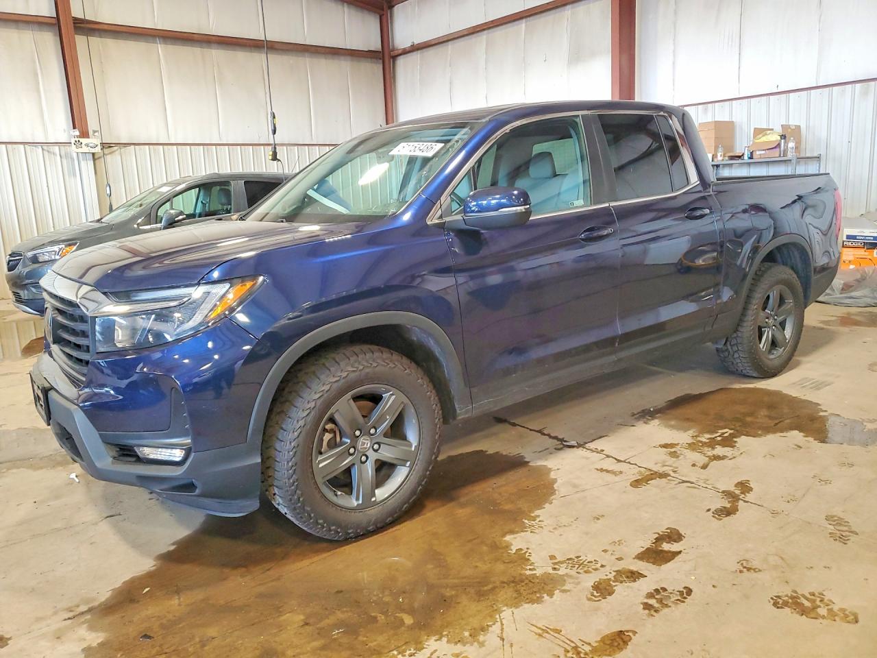 2021 Honda Ridgeline RTL, VIN 5FPYK3F59MB012874 — Rear end