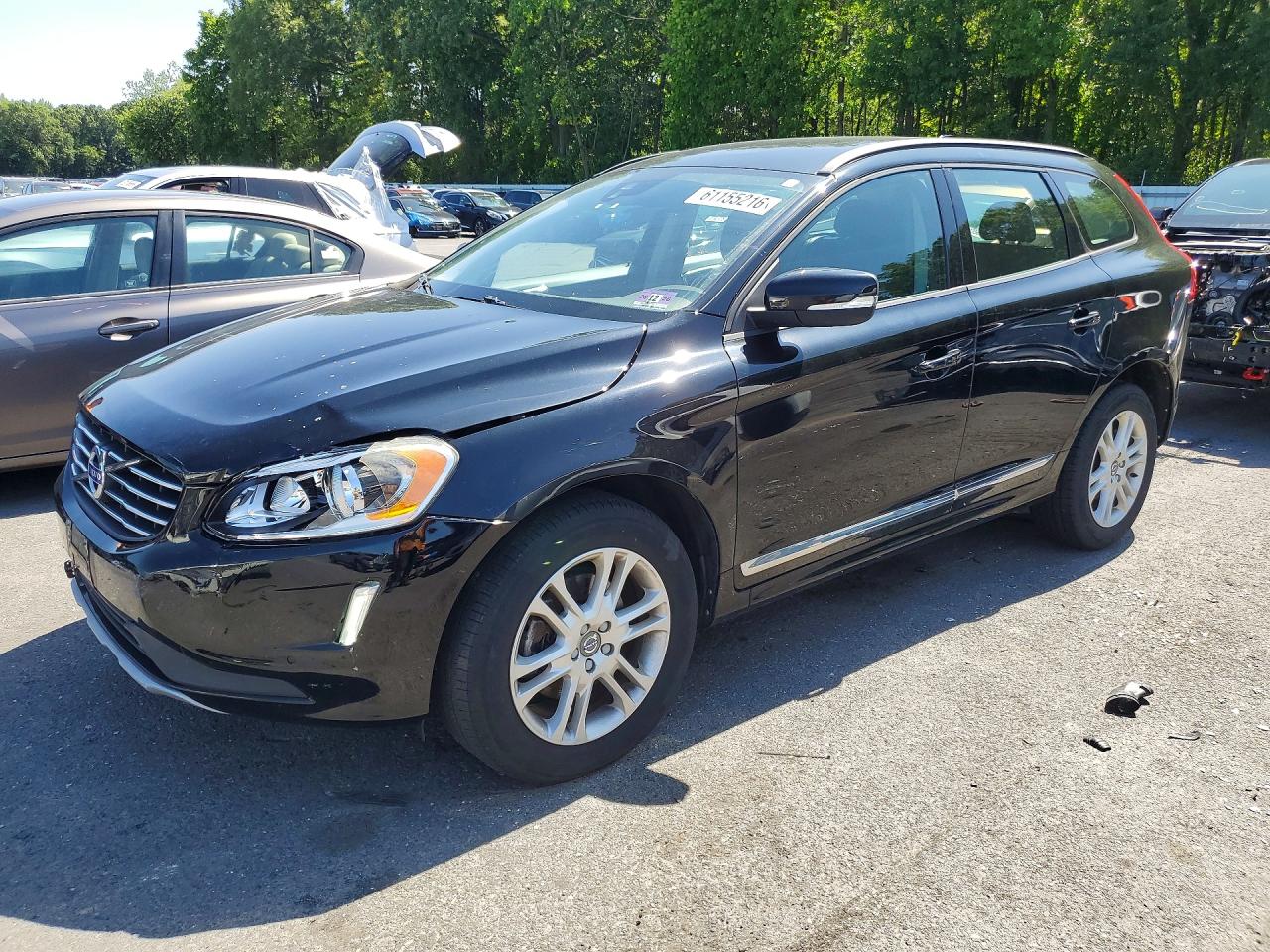 2016 Volvo XC60 T5 Drive-E, VIN YV440MDJ2G2918288 — Перед