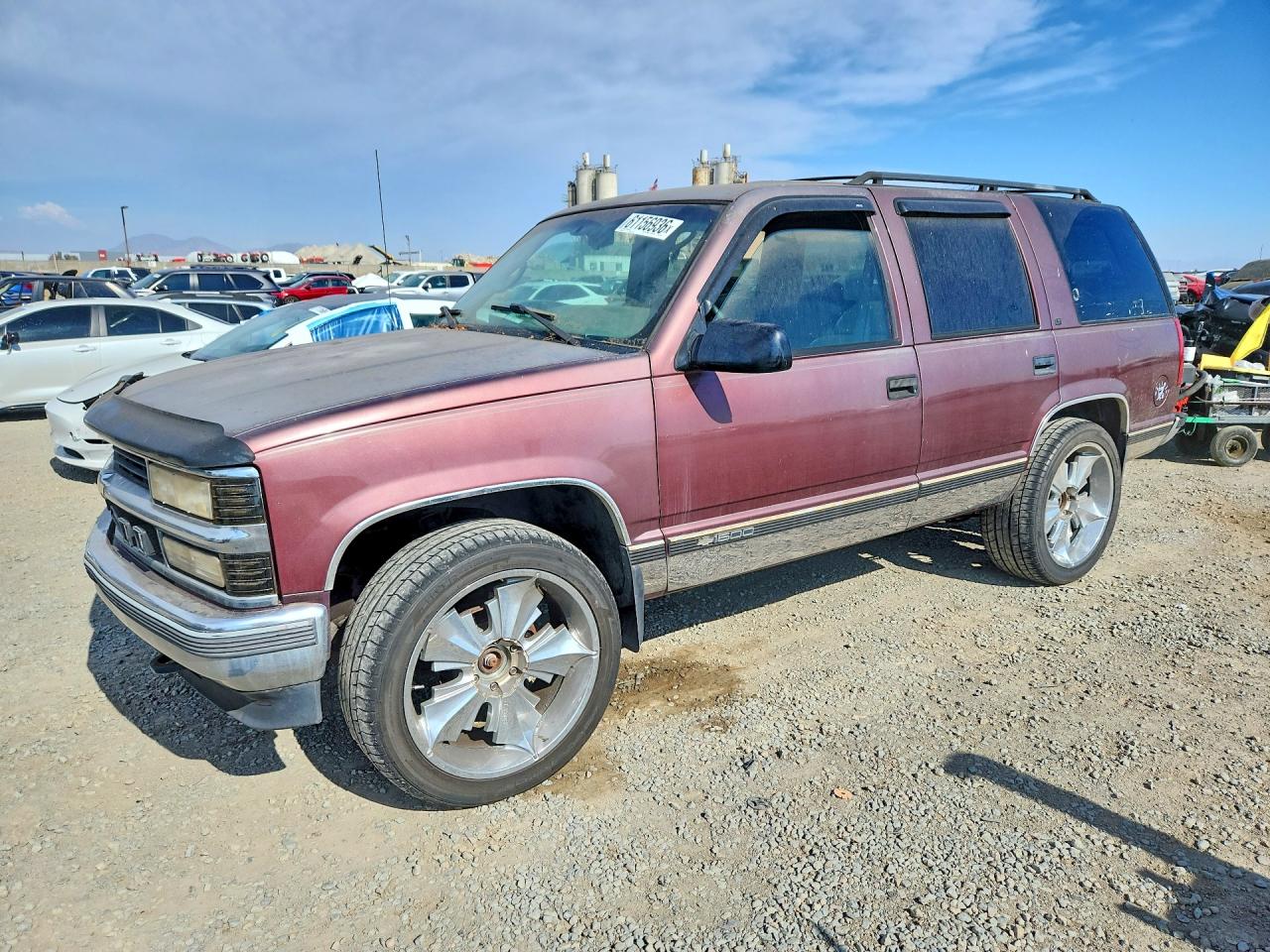 1996 Chevrolet Tahoe, VIN 1GNEK13R4TJ338023 — Minor dents and scratches