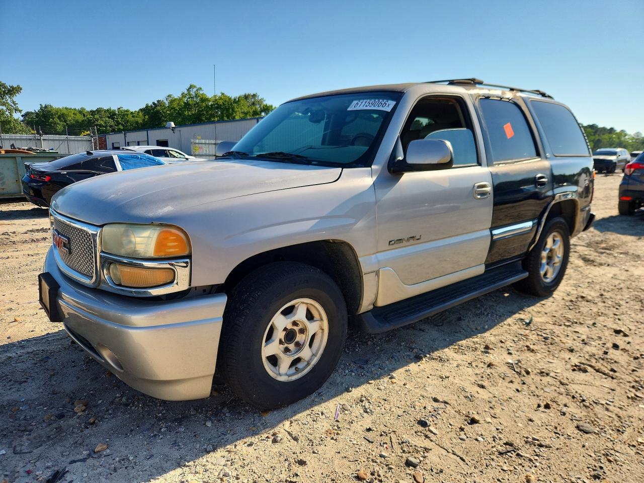 2004 GMC Yukon SLE, VIN 1GKEC13V94J162000 — Перед