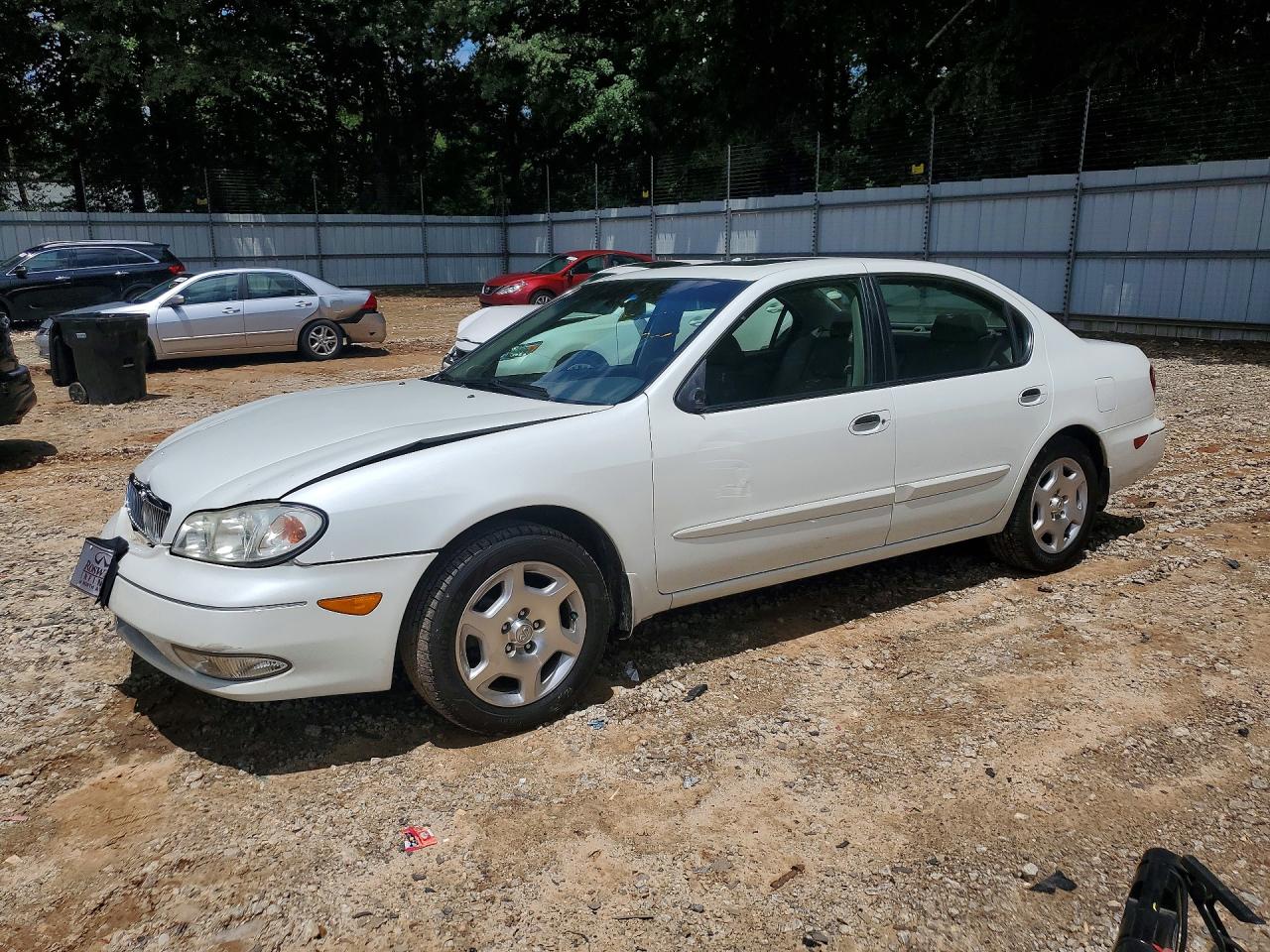 2001 Infiniti I30 Luxury, VIN JNKCA31A01T003885 — Перед