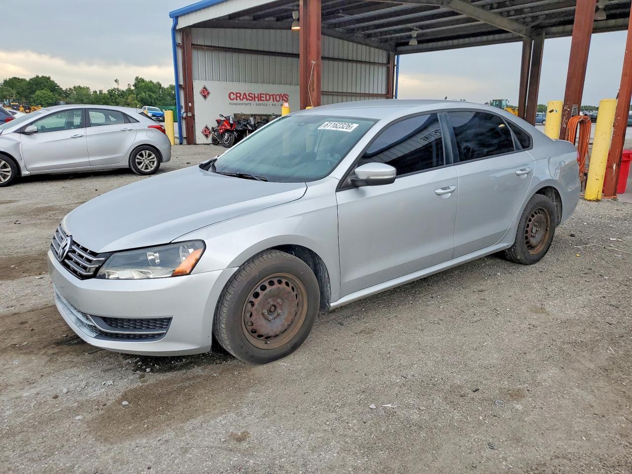 2015 Volkswagen Passat S, VIN 1VWAS7A33FC102896 — Front end