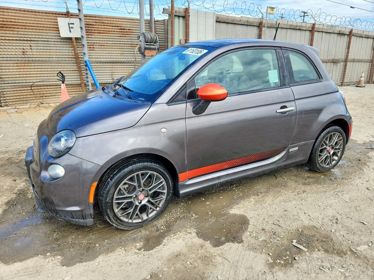 2014 FIAT 500e, VIN 3C3CFFGE8ET208576 — Minor dents and scratches